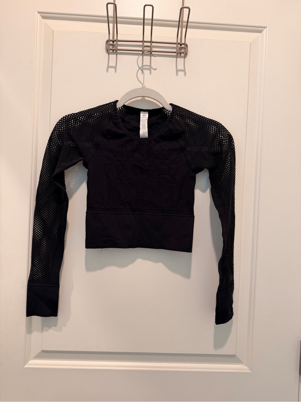 Alo Yoga Airwave Long
Sleeve Crop Top Black Mesh
Activewear XS